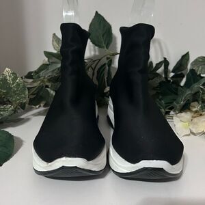 NWOT Glisten Sock Sneakers Womens Size 7.5 Black High Top Slip-on Stretch Knit